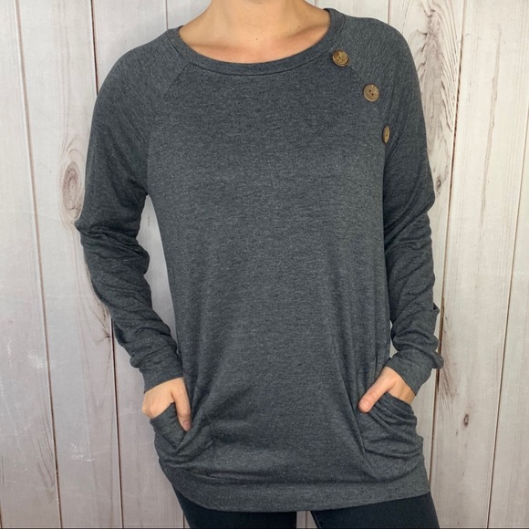 ✨LAST ONE!✨Charcoal long sleeve with button detail - Picture 4 of 8